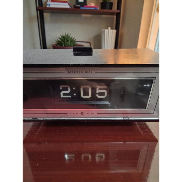 Vintage GE General Electric Black Mid Century Modern Atomic Flip Clock Black 60s - Picture 2 of 2